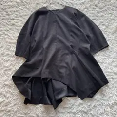 金子綾さんCOUDRE フリル付き黒ビスチェ 未使用に近い - メルカリ