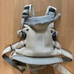 【ほぼ新品・未使用】 ベビービョルン　ハーモニー　クリーム