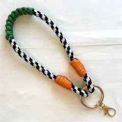 ハンドストラップ　パラコード　黒×オレンジ×緑