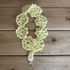 ハンドメイド、お花のハンドストラップ クリップ付き 約20cm