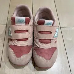 子供用靴　ニューバランス　ピンク　サイズ16.5センチ