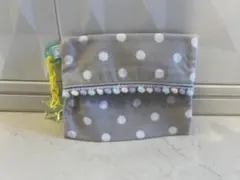 ティッシュ入れ