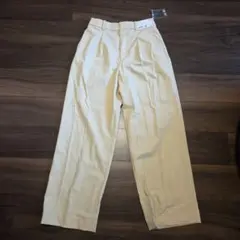 【新品タグ付き】UNIQLO ベージュ タックワイドパンツ M