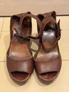 ブラウンレザーオープントゥウェッジサンダル