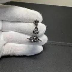 Vivienne Westwood タイニーオーブピアス 片耳 キャッチオーブ - メルカリ