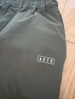 AKTR オリーブ色 パンツ Lサイズ
