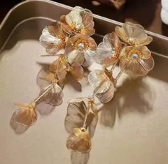 高品質❗️大ぶりゴージャスゴールドフラワー大ぶり小顔効果ブライダルイヤリングピアス