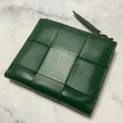 【新品未使用】高級羊革　おしゃれな二つ折り財布　イントレチャート　緑　高見え