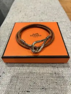 美品箱付き　HERMES バングル 2026年最新】HERMES 付属品：箱 ブレスレットの人気アイテム - メルカリ
