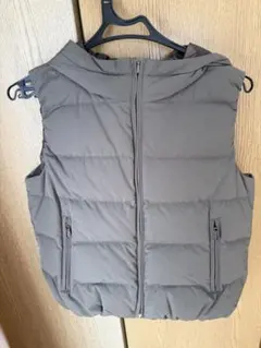 フード付きベストジャンパー