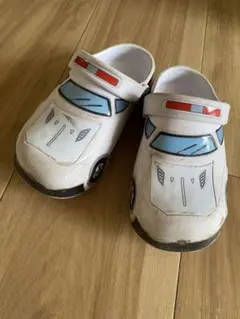 トミカ　パトカー　クロックス