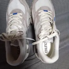 Mizuno Wave Rider ベージュ ハイカットスニーカー