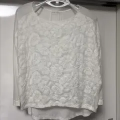 BEARDSLEY 花柄刺繍 トップスのサムネイル