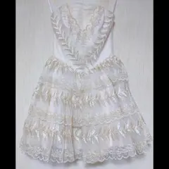 ベッツィジョンソン ✫ 総刺繍 パーティー ドレス　姫　ラパフェ