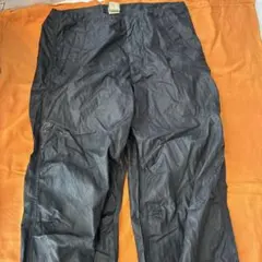 48サイズ　黒ナイロンパンツのサムネイル