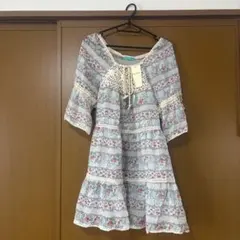 【新品タグ付き】エージープラス　チュニック　平成レトロのサムネイル