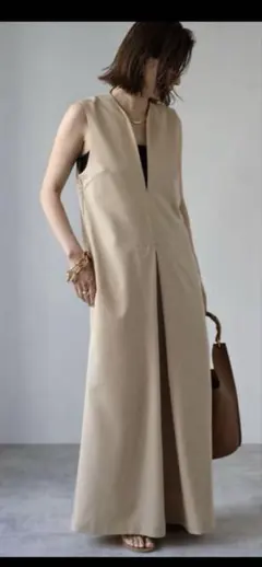 BonjourSaganボンサガ ディープVネックオールインワン　ノーカラー