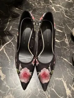ZARA/刺繍入り黒ハイヒールパンプスのサムネイル