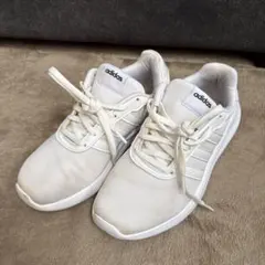 adidas ホワイト スニーカー　通学　体育　部活