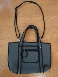 パピヨネ　トートバック　ショルダーヒモ付のサムネイル