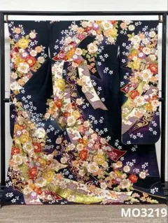 三越取扱】古典柄 正絹 型友禅振袖 仕立て済み品 (着用1回のみ・ほぼ