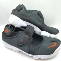 Nike Air Rift ブラック×オレンジ スニーカーDN1338-001