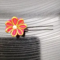 【メ12-271】ハンドメイド　つまみ細工　小花（濃いピンク）