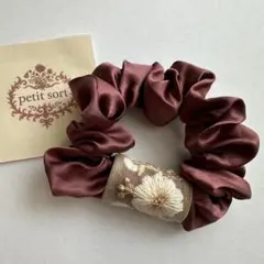 【2点ご購入で1000円】インド刺繍リボンシュシュ No.560