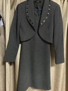 ノースリーブワンピースとジャケットのセット　9号