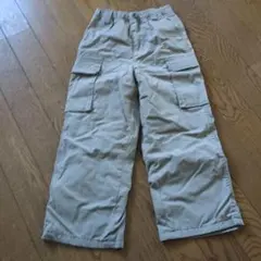 ベージュの長ズボン ゴムウエスト サイドポケット付き 110