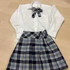 白シャツ　チェックスカート 140 リボン付き
