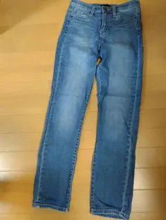 UNIQLOスキニーフィットストレートデニムパンツ　24（61cm）