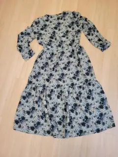 Laura Ashley フローラルワンピース