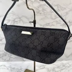 ほぼ未使用品 GUCCI グッチ ブラック キャンバス アクセサリーポーチ 舟形