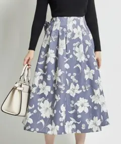 tocco closet ウエストりぼん付きフラワープリントタックフレアスカート
