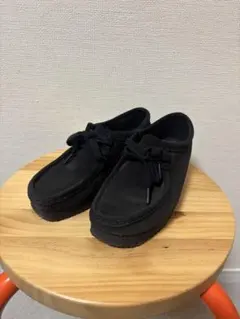 黒 スエード Clarks ワラビー