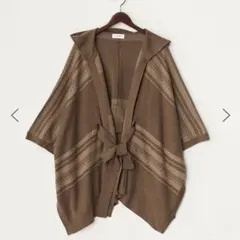 BEAMS HEART フード付きジャガードポンチョ