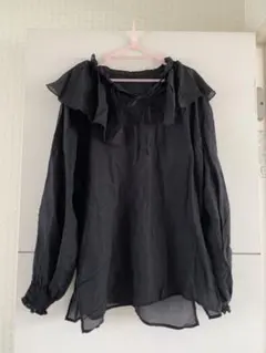 フリル長袖シャツ 準備中