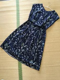 未使用品 花柄 ネイビー ノースリーブ 膝丈ワンピース 9AR