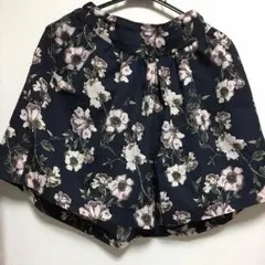 アース 花柄キュロット 冬っぽい素材です