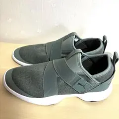 Puma SOFTFOAM スニーカー カーキー