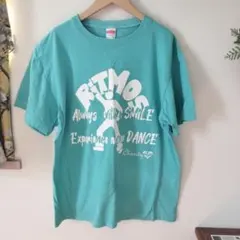 白ティーシャツ