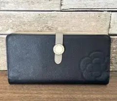 CLATHAS 黒の花エンボス加工長財布