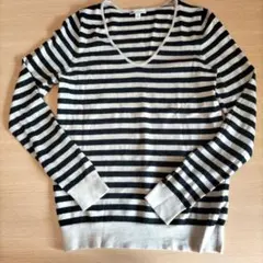 GAP　黒とベージュのストライプ 　Vネック セーター S