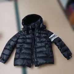 MONCLER ブラック ダウンジャケットフード付き