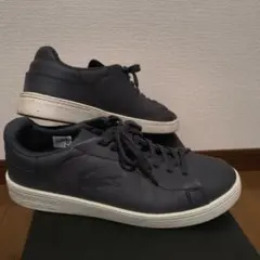 LACOSTE グレー スニーカーのサムネイル