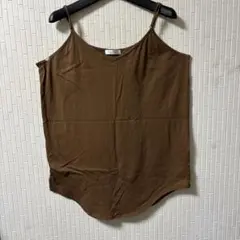 肩紐調節付きタンクトップ