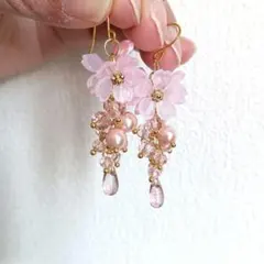 №837　チェコドロップ×桜モチーフピアスイヤリング　ハンドメイド