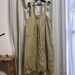 ベージュ サロペット ワンピースのサムネイル