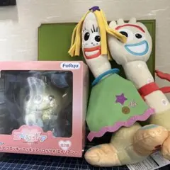 トイストーリー5 フォーキー　＆　カレン・ビバリー エイリアンフィギュア